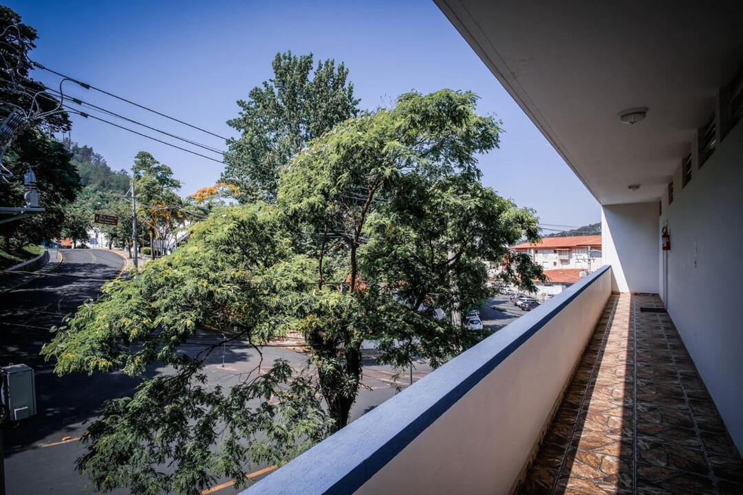 Apto Com Wifi No Centro De Aguas De Lindoia Sp Apartment Bagian luar foto